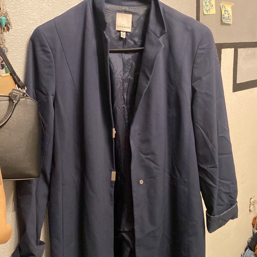 Anne Klein Size 8 Leg Length Coat